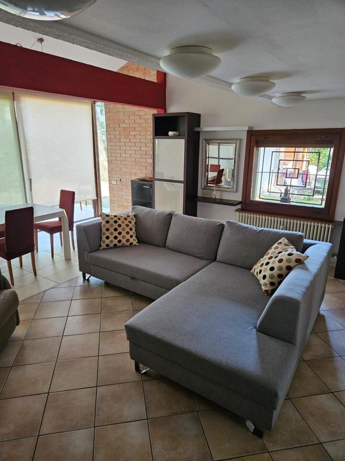 Villa A Schiera Raffinata Con Giardino Lignano Sabbiadoro Exterior foto